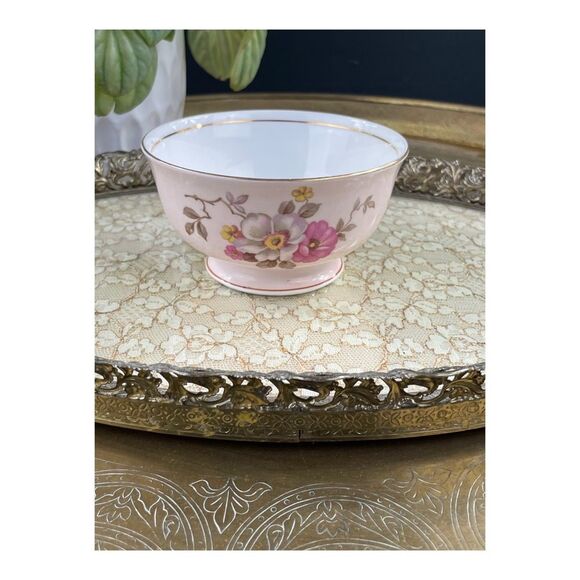 Vintage Aynsley Bone China Large Sugar Bowl Light Pink Floral Gold Footed - Picture 4 of 8